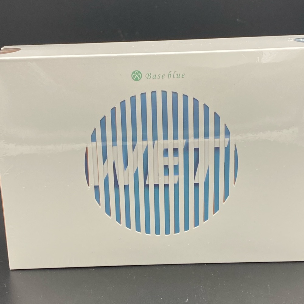 Base Blue Dry and Wet, Dual Action Facial Cleansing Wipes